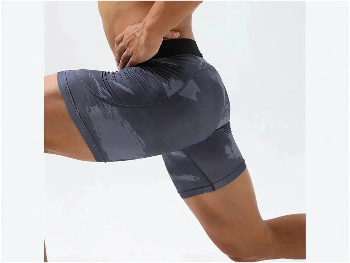 Men's dark gray abstract brushstroke print compression workout shorts